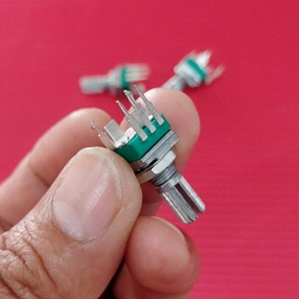 โวลลุ่ม วอลลุ่ม โพเทนชิโอมิเตอร์ Potentiometer R097 RK097 3 ขา แนวตั้ง 15mm B1K ถึง B1M #RK097N 3VP-15mm (1 ตัว) - Image 3