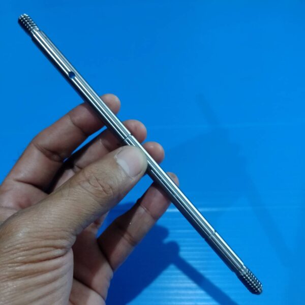 แกนพัดลม พัดลม ฮาตาริ 16 นิ้ว 8mm มีร่อง ยาว 192mm อะไหล่ ชิ้นส่วน #แกน 8x192mm HA รุ่นใหม่ (กะโหลกเหล็ก)-มีร่อง (1 ตัว) - Image 2